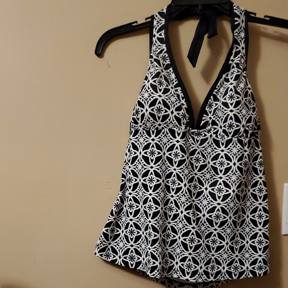 Sonoma Black and White Geometric Camisole